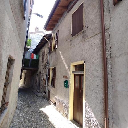 La Casa A Chiocciola Between Lake And Mountains เลียร์นา ภายนอก รูปภาพ